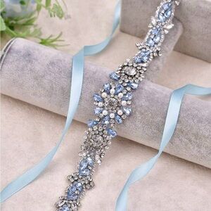 Elegant Blue and Silver Crystal Belt